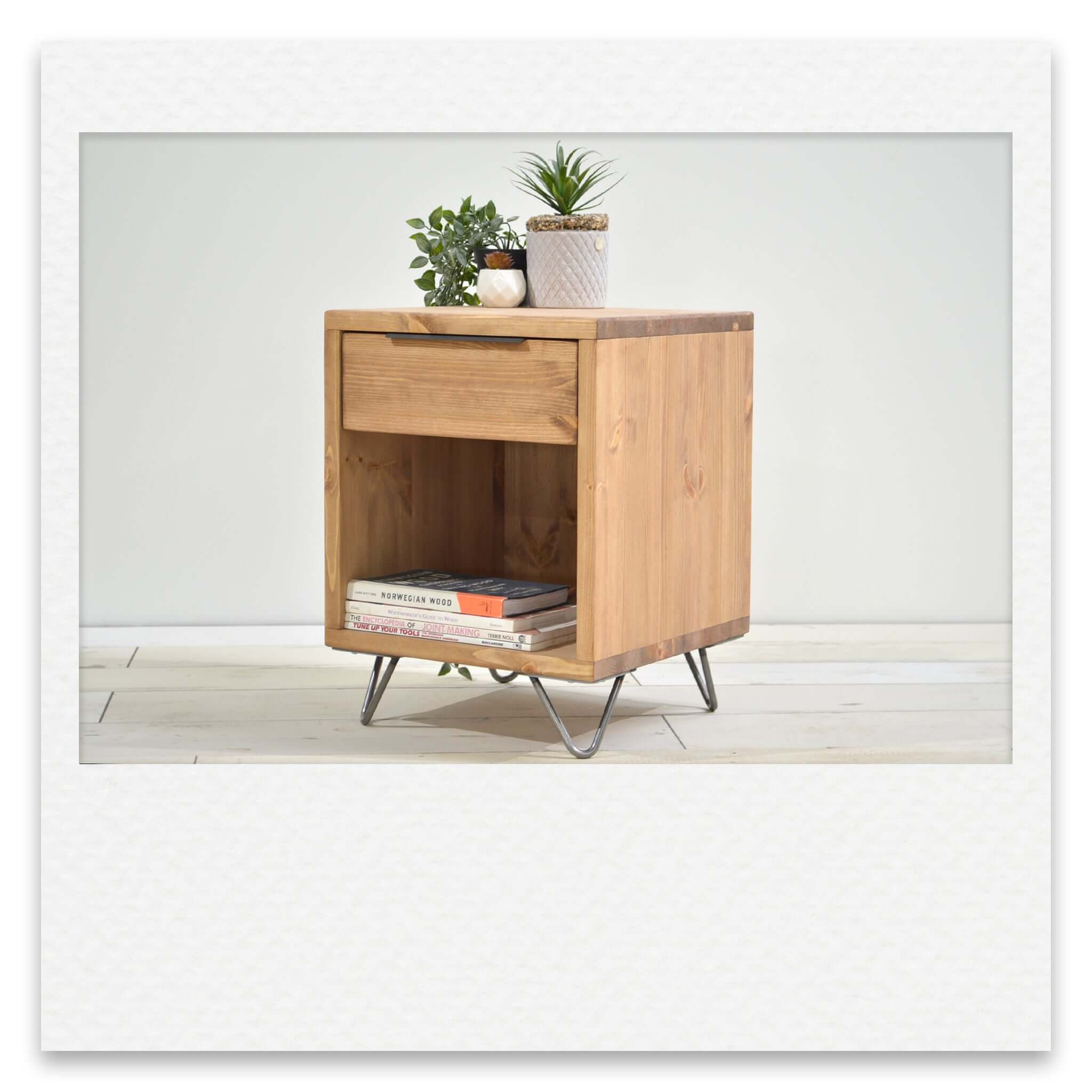 Simple Cube Bedside with One Drawer and Hairpin Legs