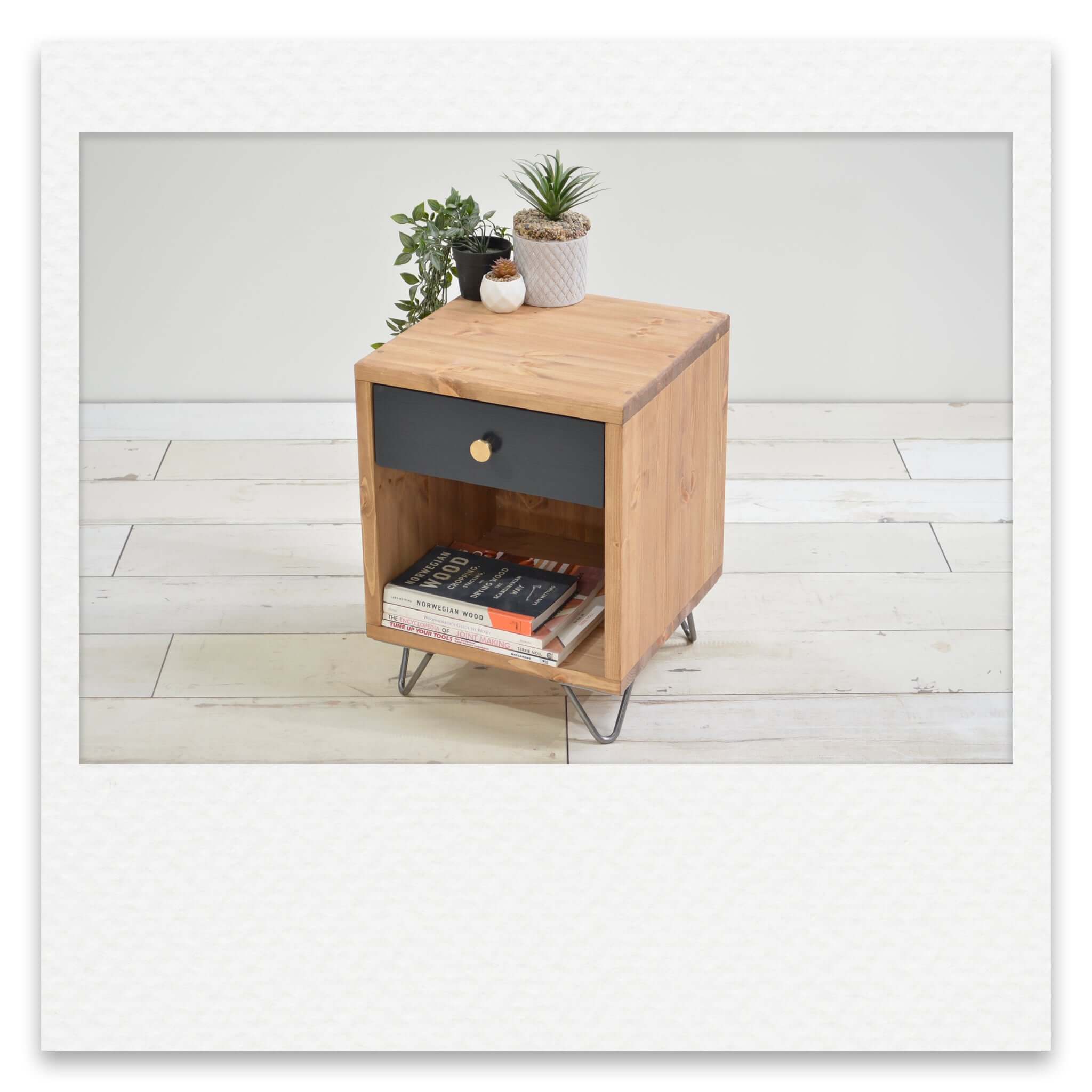 Simple Cube Bedside with One Drawer and Hairpin Legs