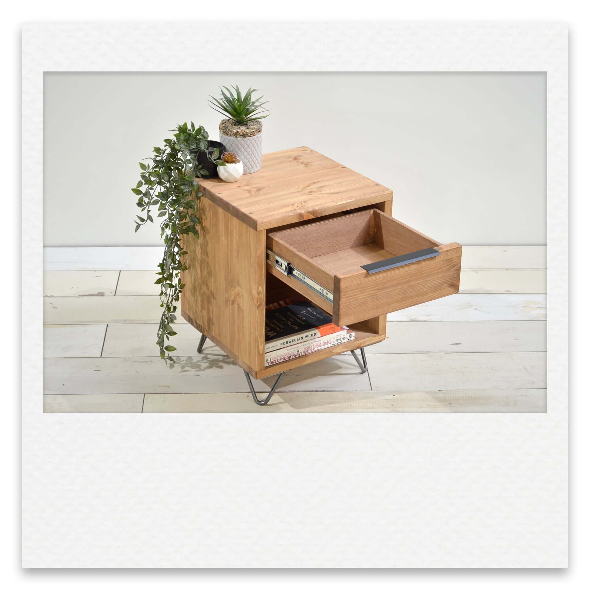 Simple Cube Bedside with One Drawer and Hairpin Legs