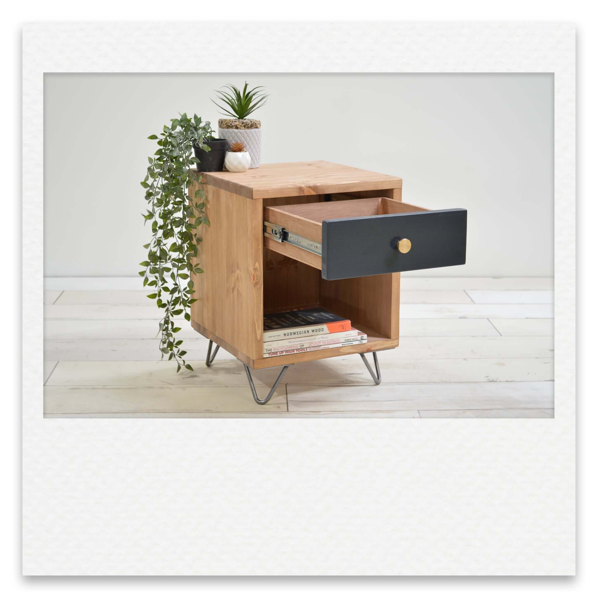 Simple Cube Bedside with One Drawer and Hairpin Legs