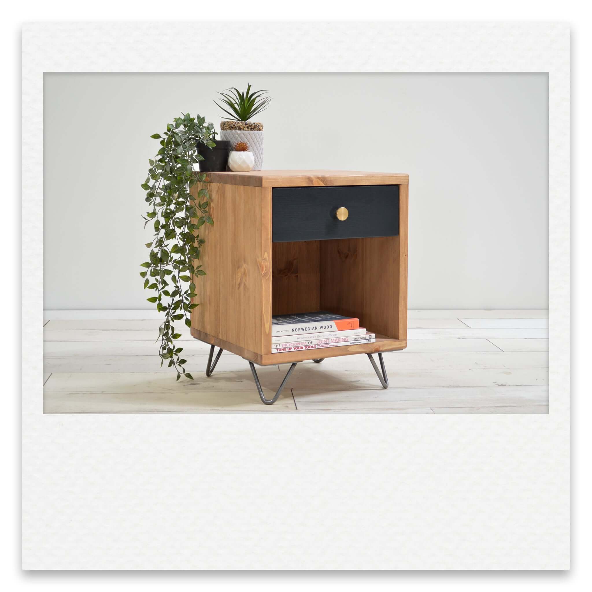 Simple Cube Bedside with One Drawer and Hairpin Legs