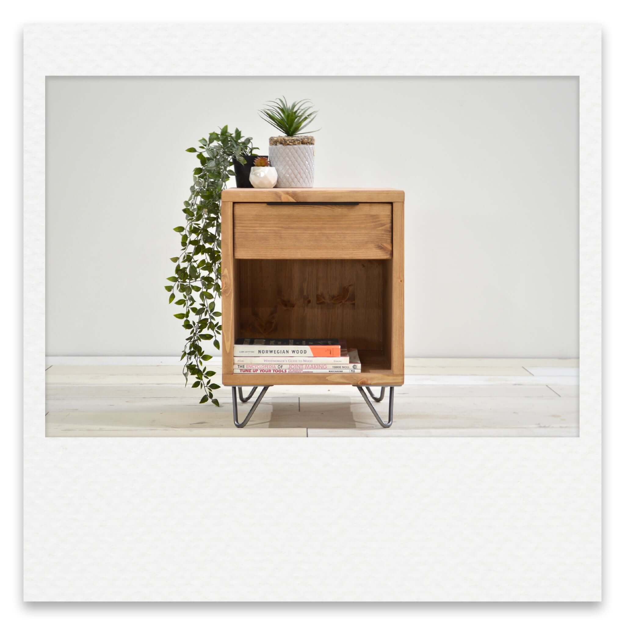 Simple Cube Bedside with One Drawer and Hairpin Legs