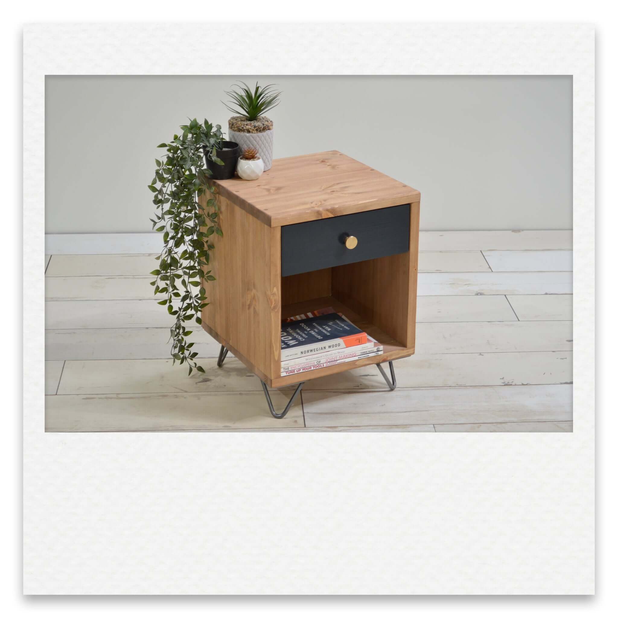Simple Cube Bedside with One Drawer and Hairpin Legs