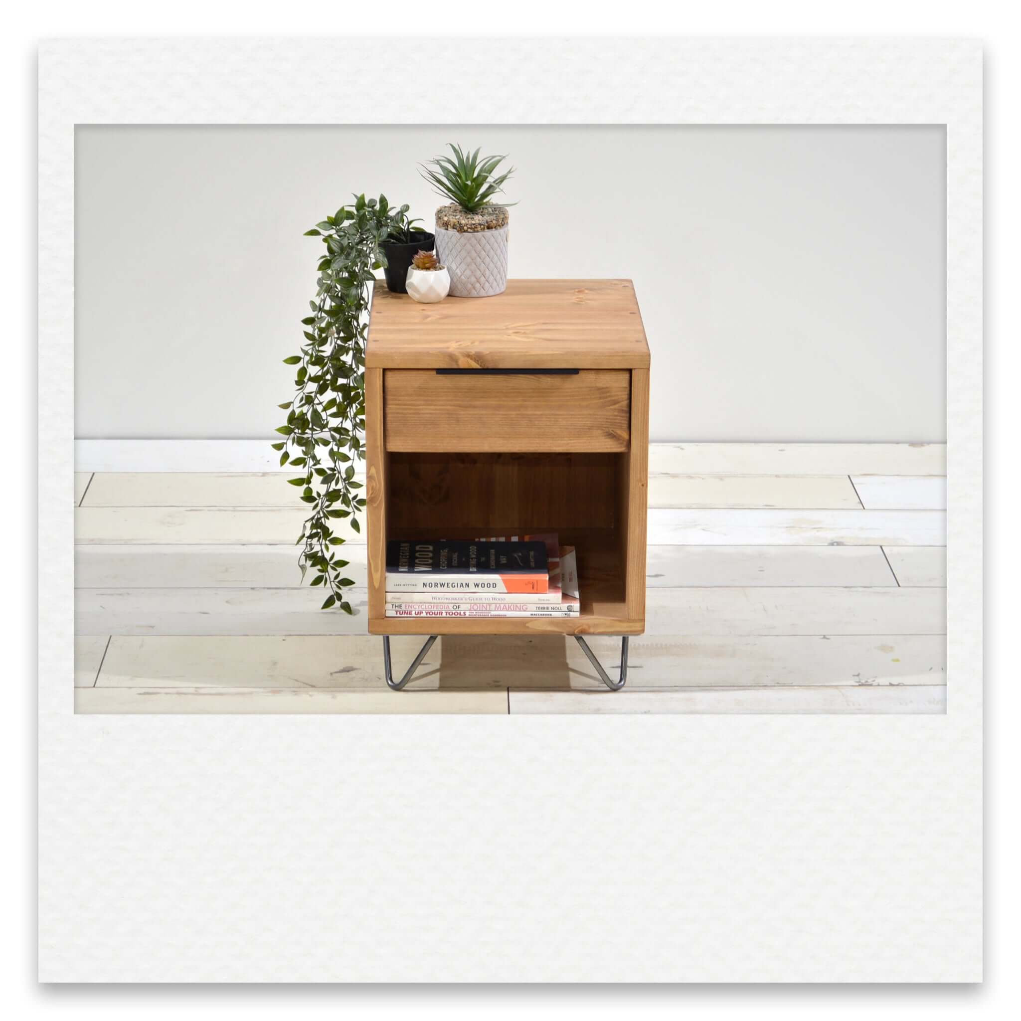 Simple Cube Bedside with One Drawer and Hairpin Legs