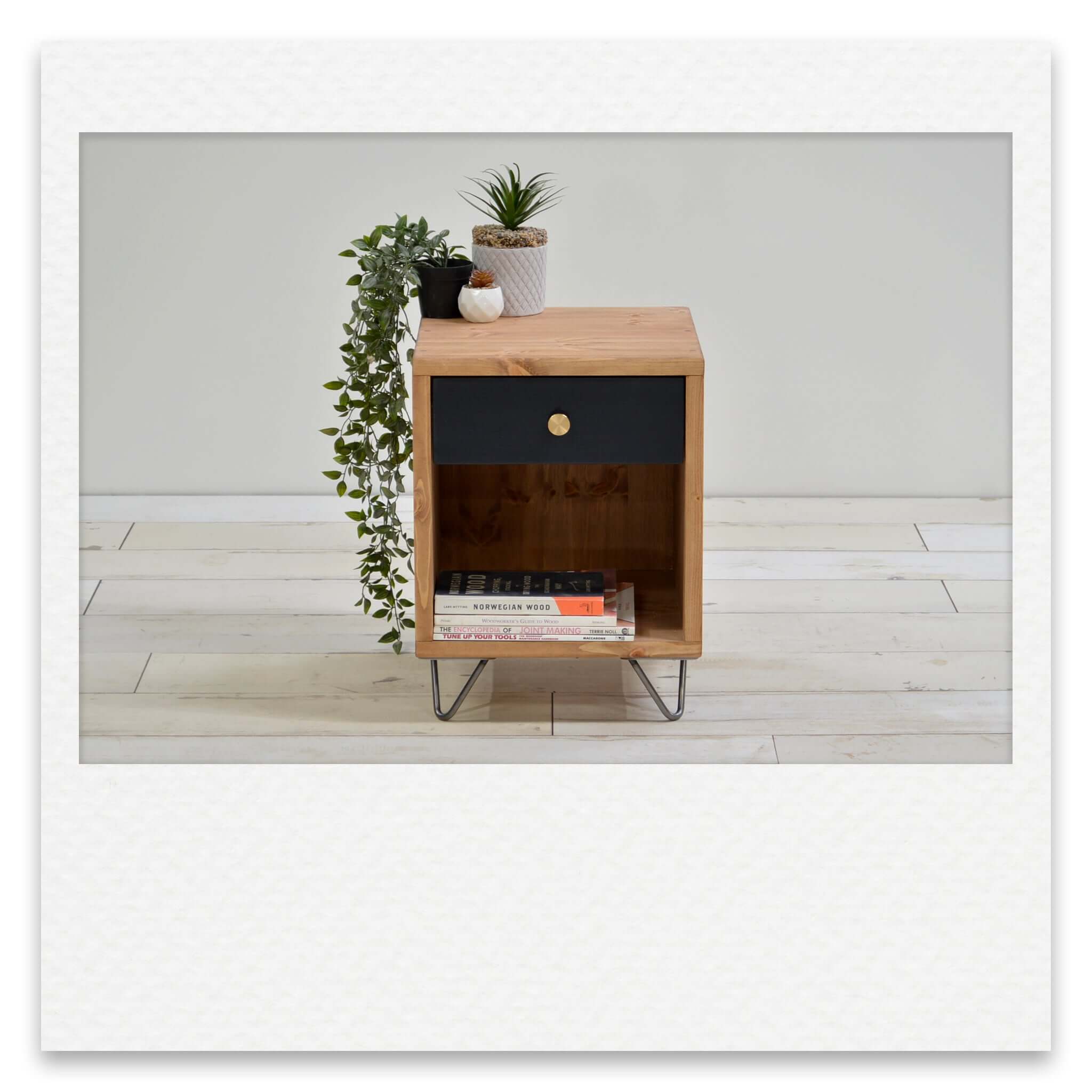 Simple Cube Bedside with One Drawer and Hairpin Legs